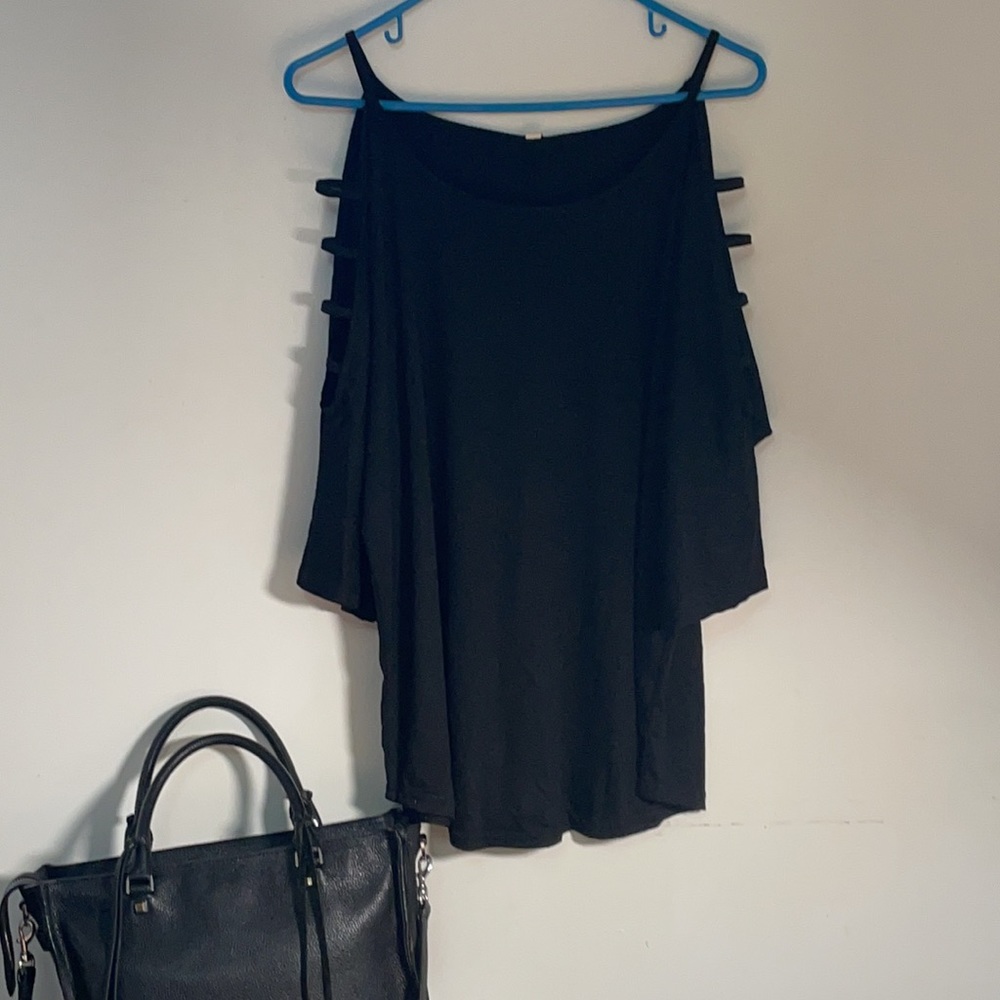 🎉HP🎉Elegant Cut out Cold shoulder Tunic Blouse - Picture 7 of 7